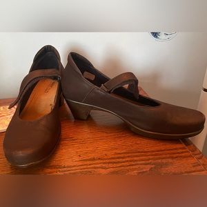 Women’s shoes, Mary Jane style